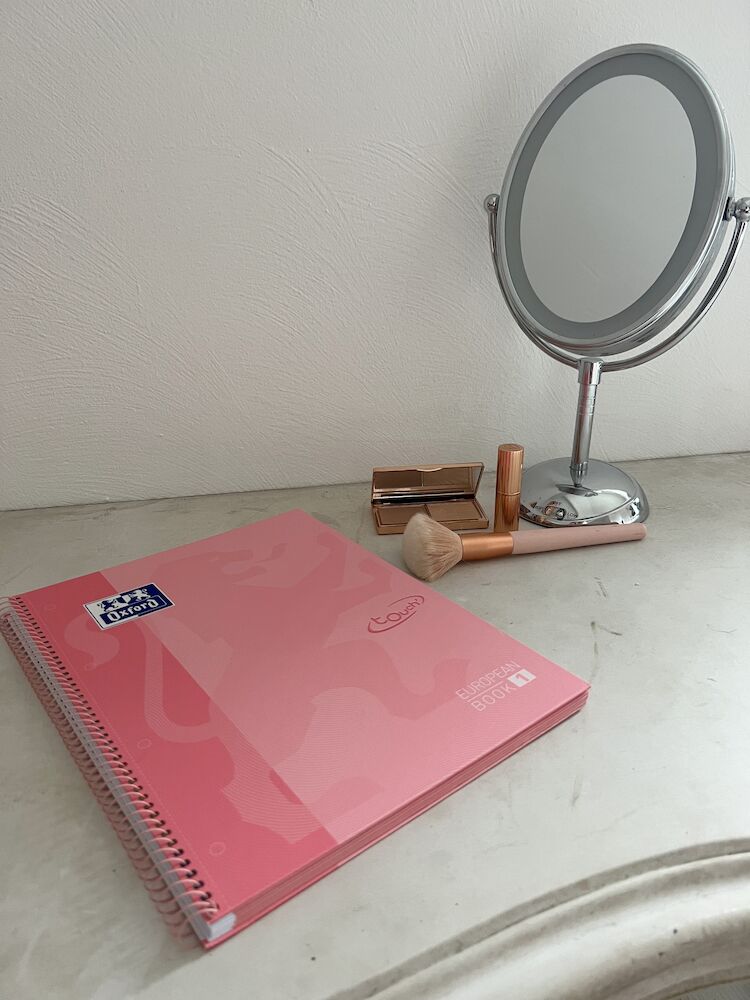Oxford School Europeanbook # notitieboek - gekleurde rand - A4+ - gelijnd - 80 vel - hardcover - pastel roze